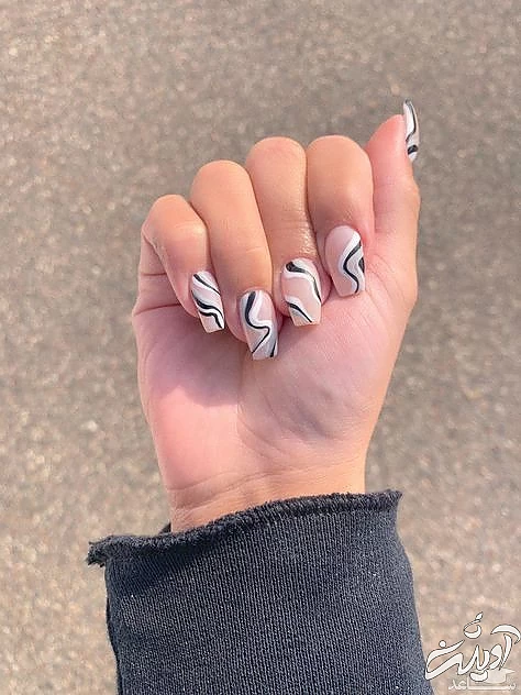 طراحی ناخن سیاه و سفید